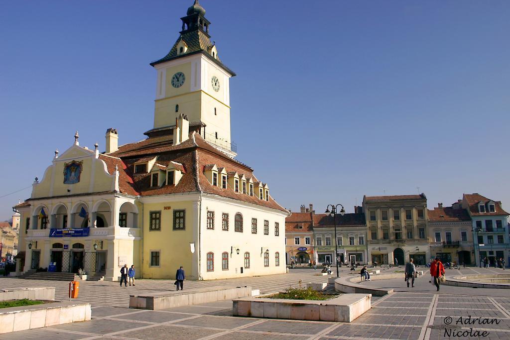 Brasovapart Piata Sfatului Exterior foto