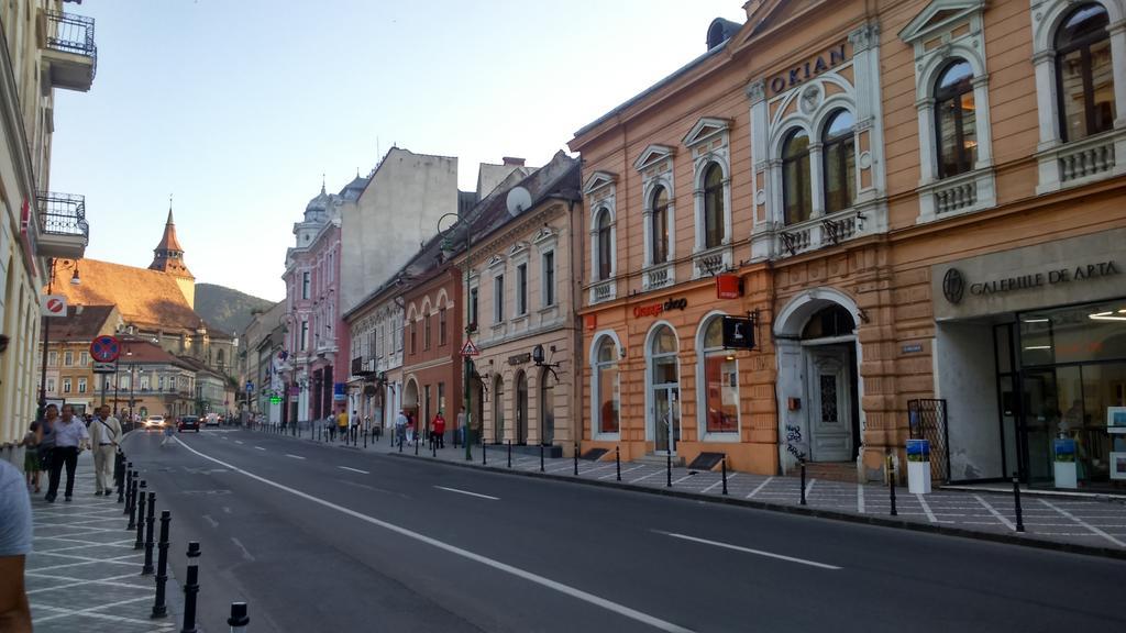 Brasovapart Piata Sfatului Exterior foto